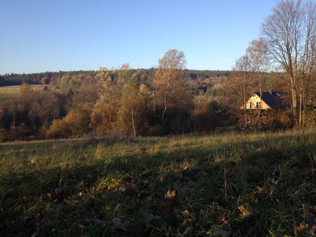 Dom Nowica Łan jesienią